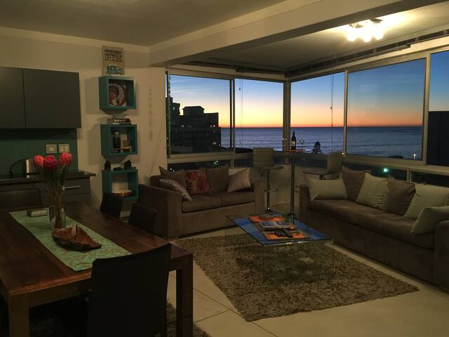 Stunning Ocean Views Central Apt. gallery image 2