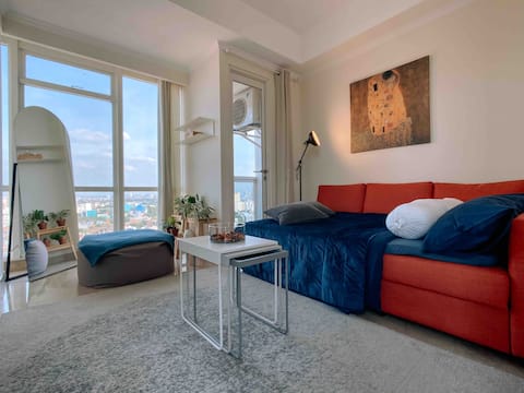 Great staycation spot! Cozy Menteng Park Studio.