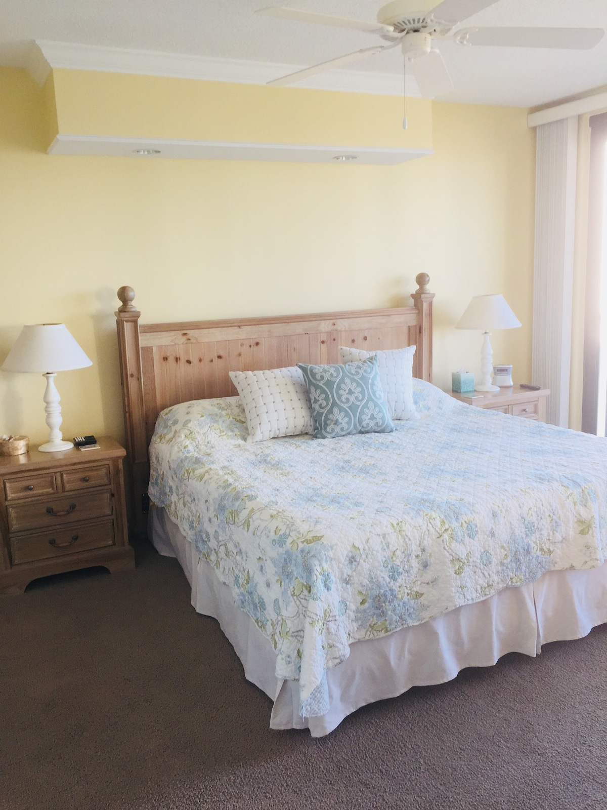 hoofdslaapkamer met balkon