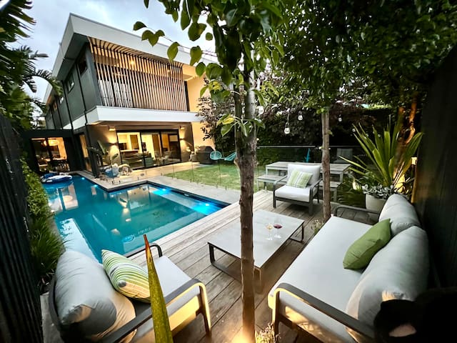 Large Elwood Modern three level home