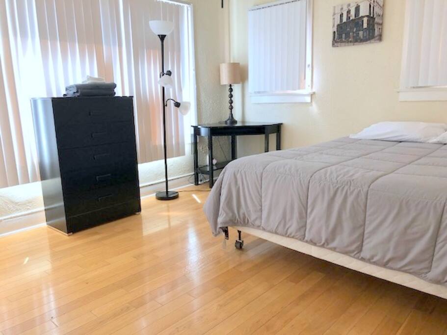 Bedroom #1 - Queen Bed