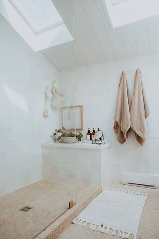 Beautiful Bohemian Family Dream Home gallery image 5