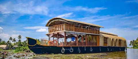 Kumarakom Houseboat
