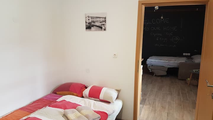 Kamer 2 met slaapbank 130 x 200 cm