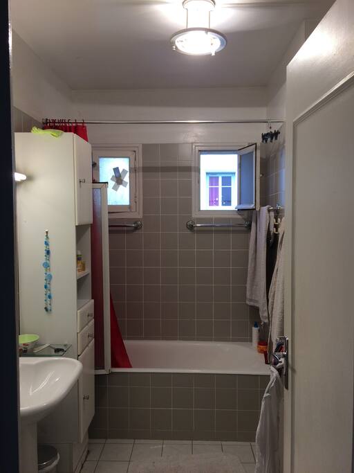 Salle de bain partagée