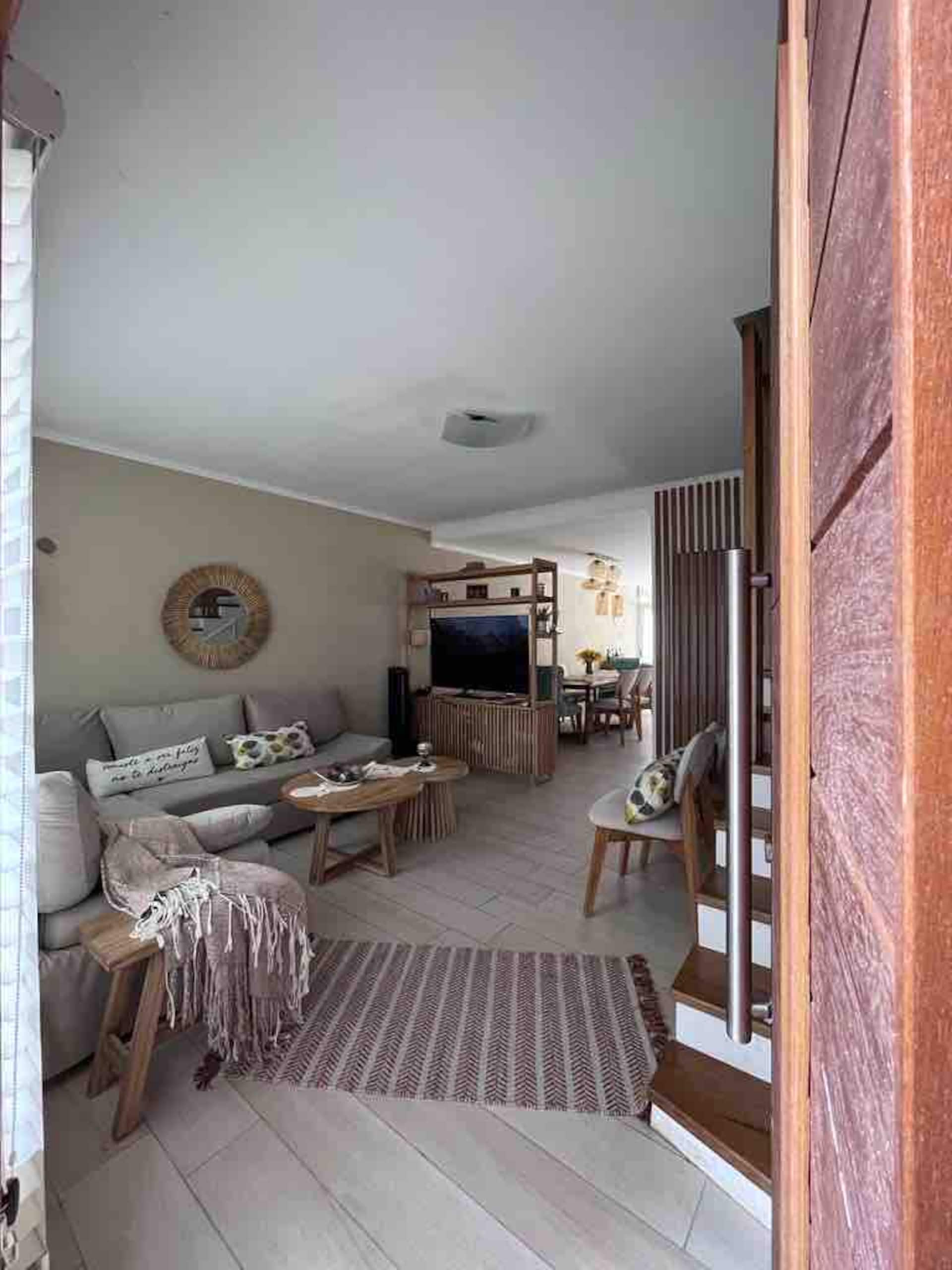 Bright duplex apartment in Martínez
