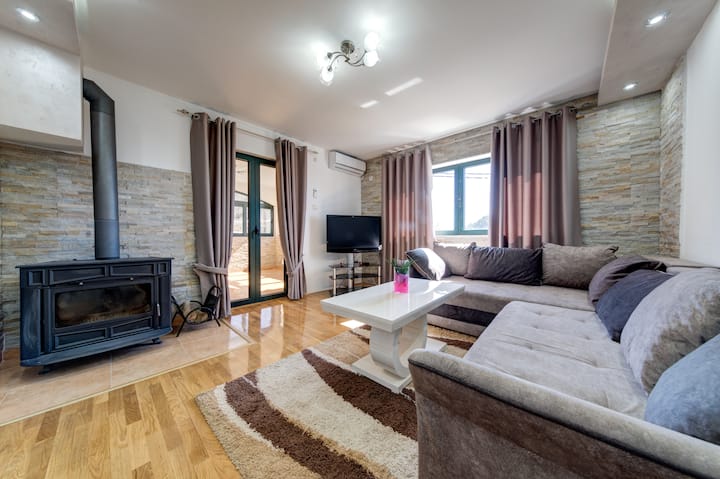 Villa Alt Braic With Swimming Pool And Sea View - Monténégro