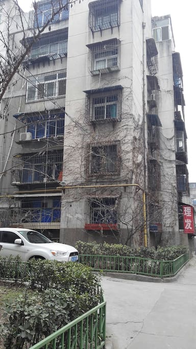 房屋在第三层,金三,代表楼层空气流通好光线好位置好