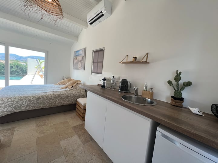 Studio Indépendant Piscine Privatisée Et Chauffée - Roquebrune-sur-Argens
