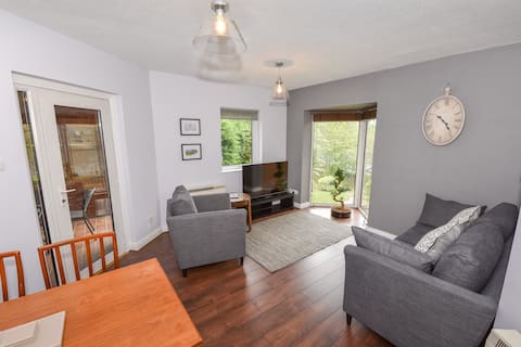 Waterfront 2 bedroom apartment