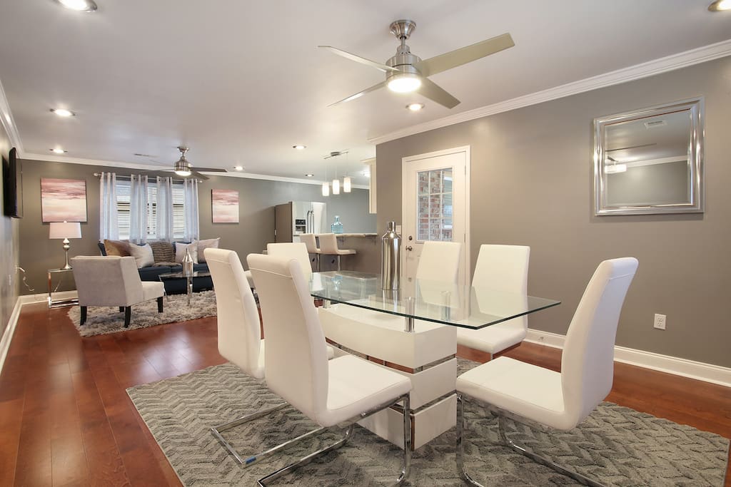 Amazing Dining/ Living Area!! Super Open!!