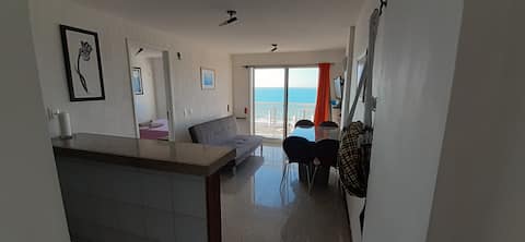 APARTMENT IN FRONT OF THE SEA OF IRACEMA
