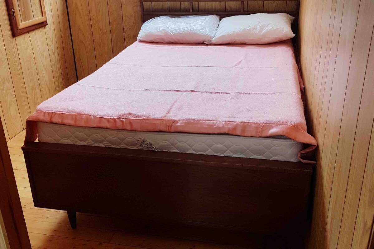 Западна спалня с 3/4 легло