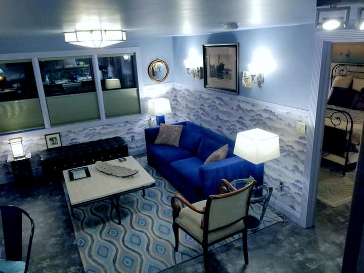 Lakeheart Guesthouse: Refresh The Romance™ - Lincoln City, OR