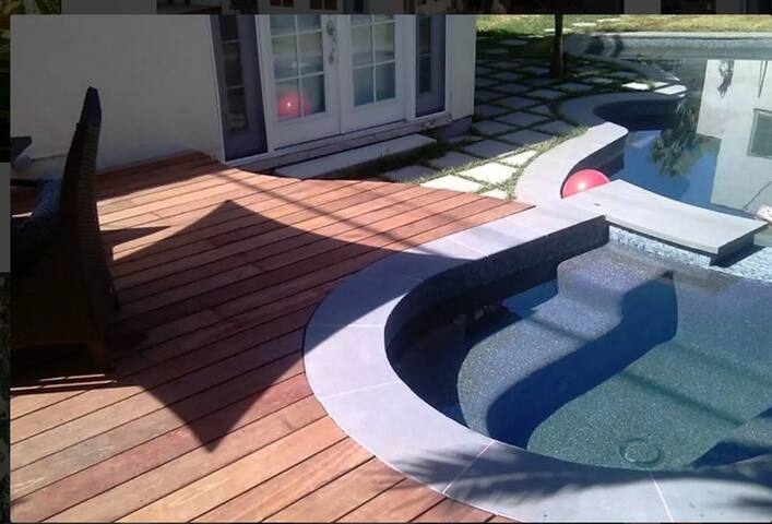 Paradise in “Melrose Village” gallery image 4