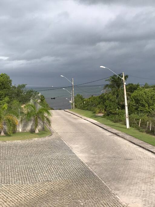 Vista para o mar! Pista de bicicleta!