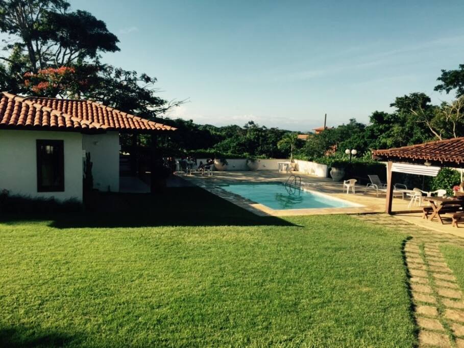 Terreno com piscina, churrasqueira, forno à lenha e anexo de lazer