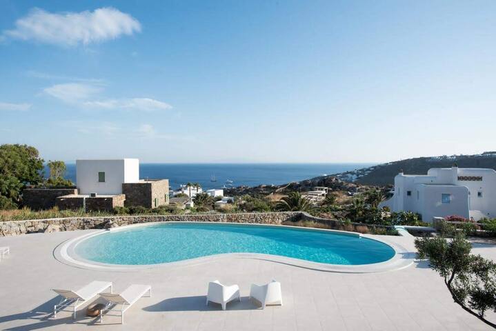 The Mykonian Escape gallery image 3