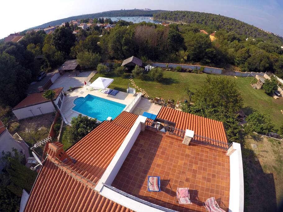 air view of the house and yard