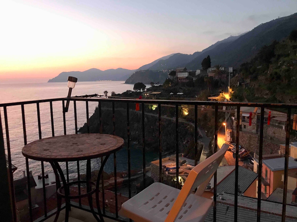 14 Best Airbnbs In Cinque Terre