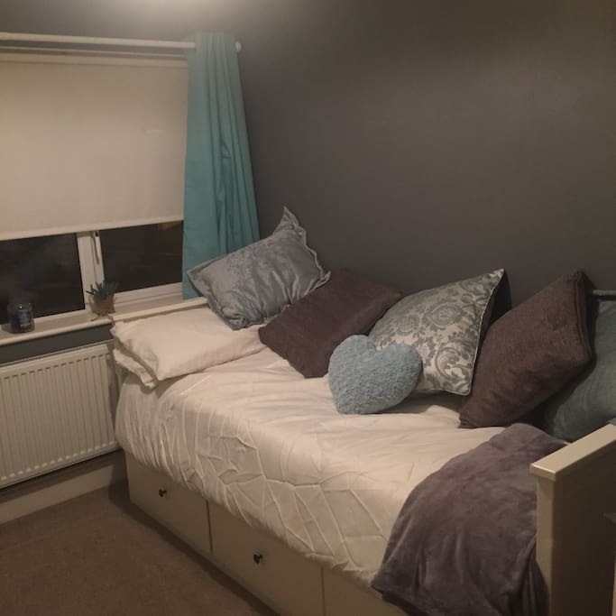 Single Room/ turns into double bed if needed