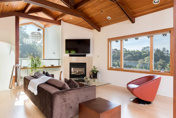 STYLISH & EXCLUSIVE HOME gallery image 3