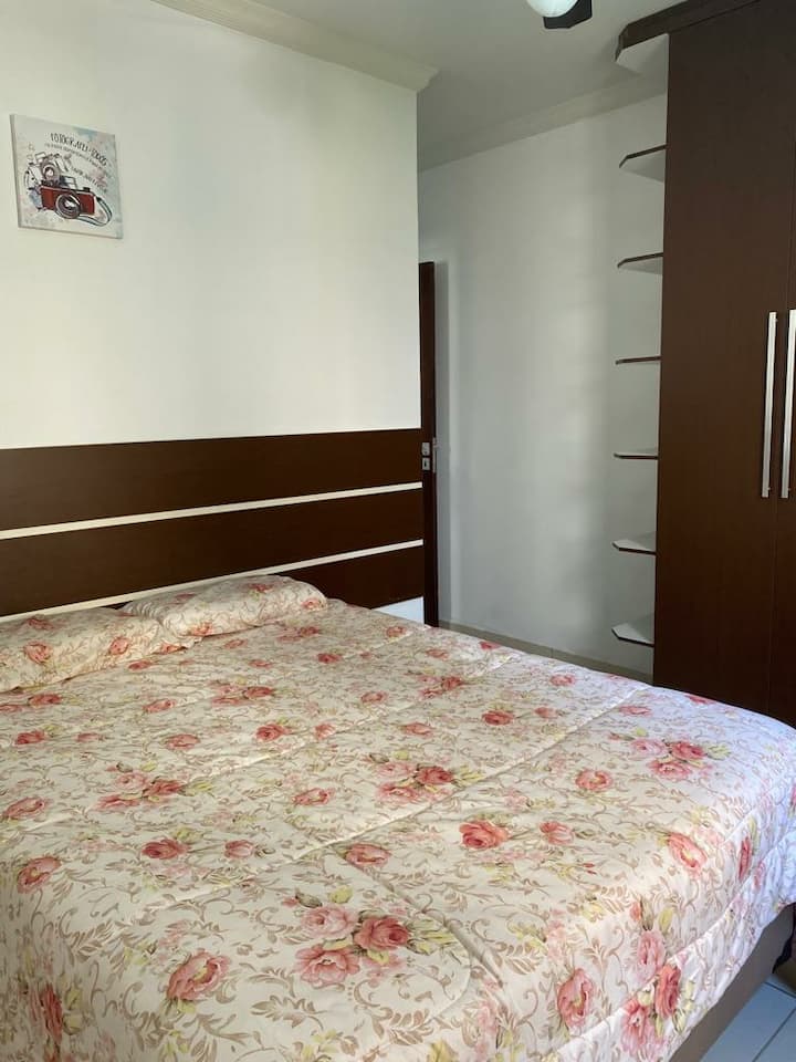 Apartmán 1 s rozdelenou klimatizáciou, stropným ventilátorom a plánovanou šatníkovou skriňou