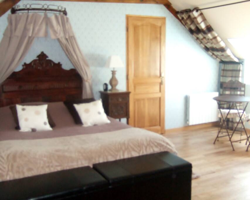 Le lit principal de votre chambre familiale