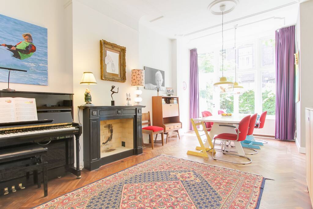High ceilings, very spacious and cozy at the same time