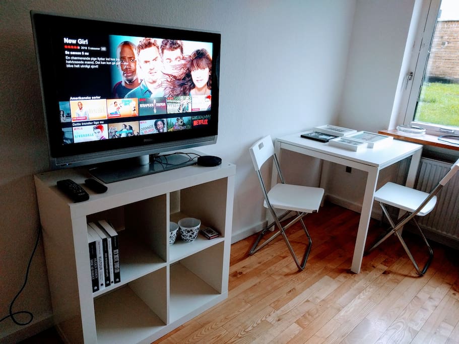 TV with Netflix, YouTube and Chromecast from your own laptop or smartphone.