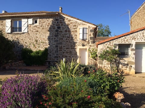 Beautiful spacious cottage in a wine estate
