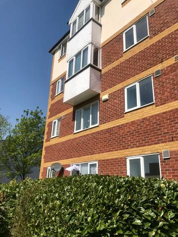 LONDON Fantastic Two Bedroom Flat for 4 people ! gallery image 3