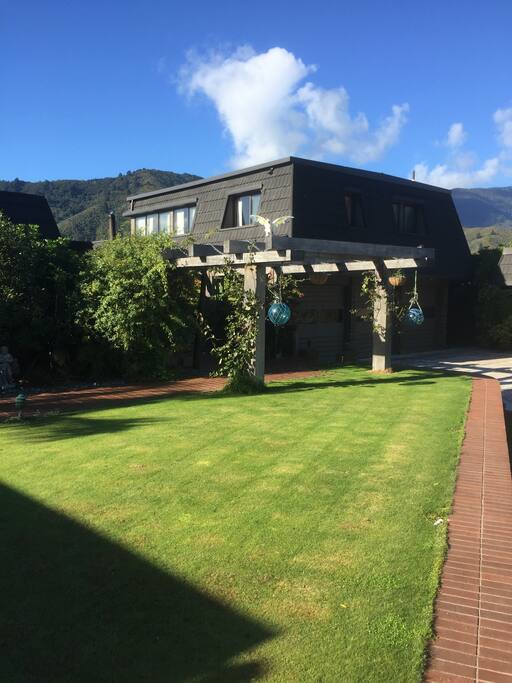 PRIVATE BACK LAWN