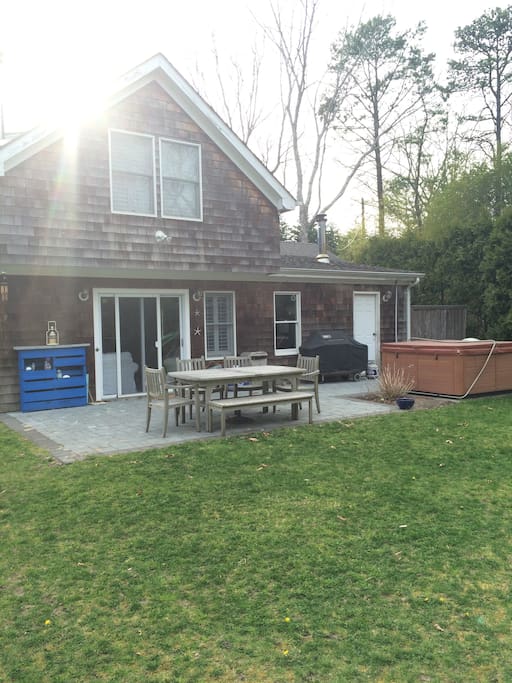 Backyard-Hot tub, grill, shower, bar