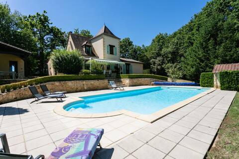 Private, fully equipped w/Wi-fi, views, long stay