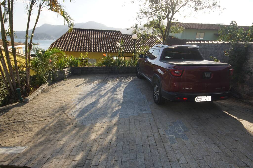 Estacionamento para 3 carros