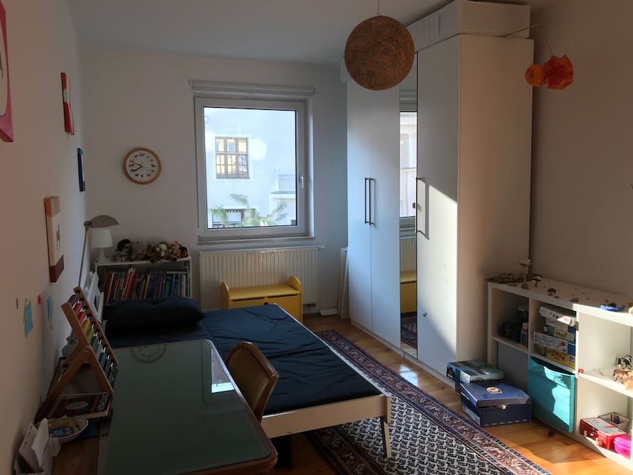Kinderzimmer mit Ausziehcouch