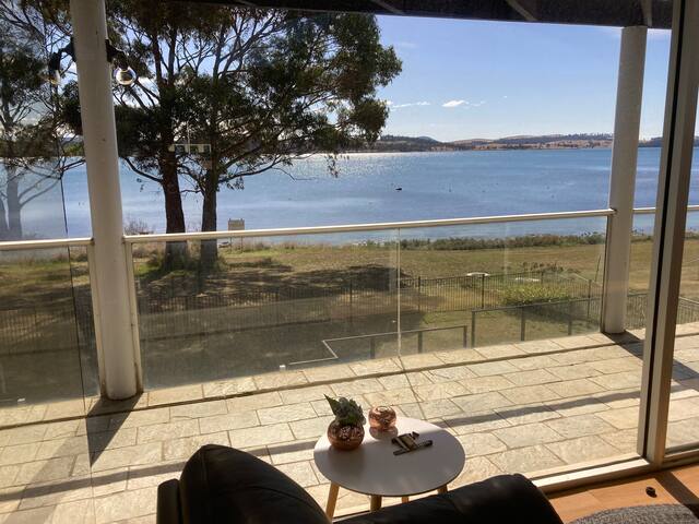 Relaxing Beachfront Holiday gallery image 2