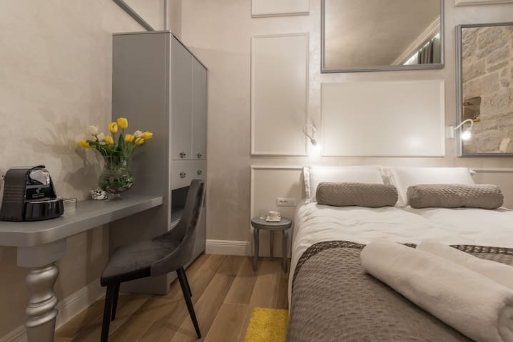 Zara Palace - design rooms 14 - Flats for Rent in Zadar, Croatia