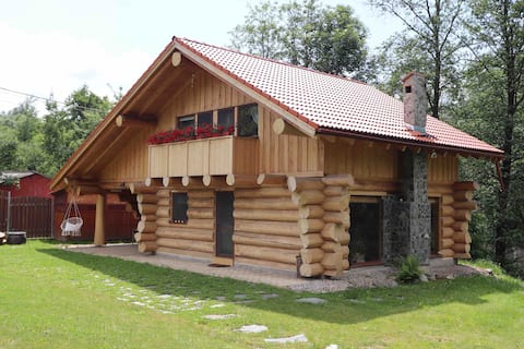 Log house, Petrosani, near the Parâng mountains
