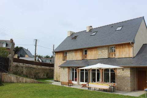Rent architect's house, 10p, near village and beach