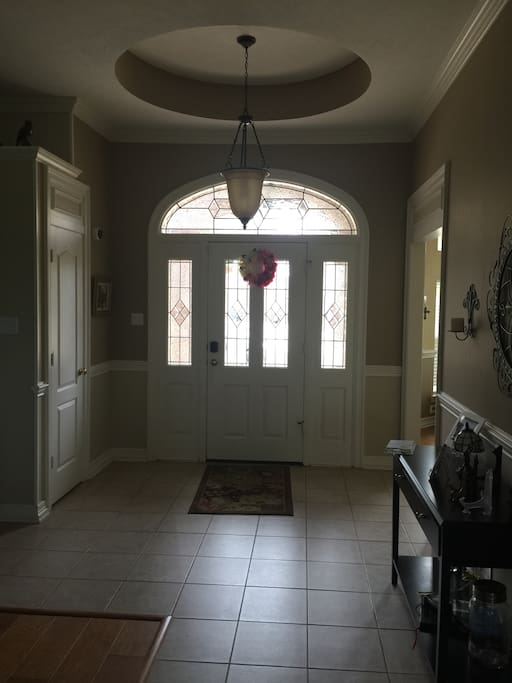Foyer. Front door.