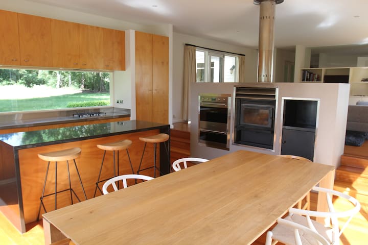 Tasmanian Country House gallery image 2