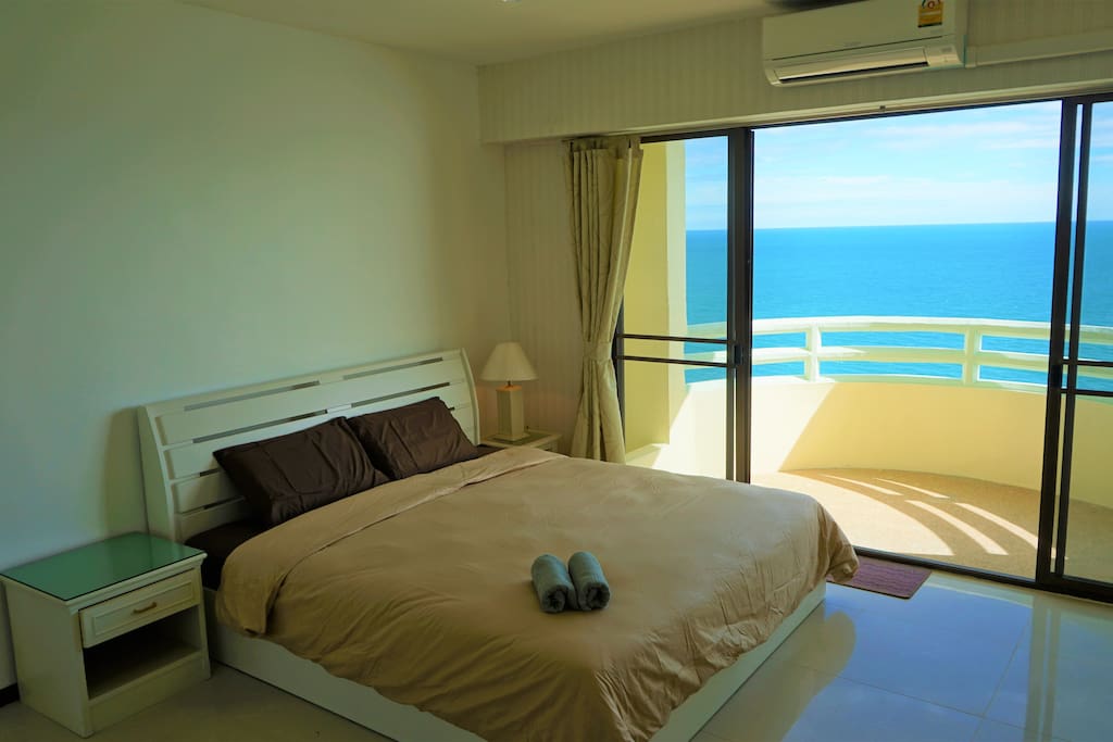 King size bed