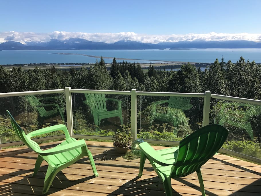 Shared deck overlooking famous Kachemak Bay & Homer Spit