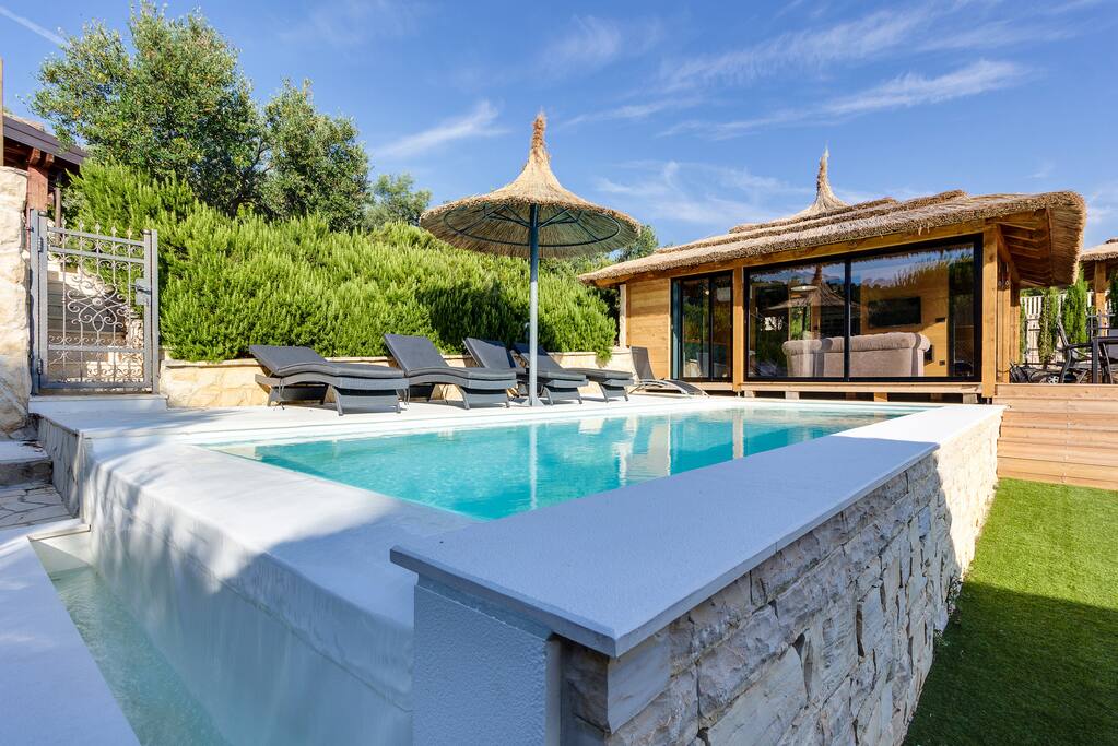 Pool with sea view