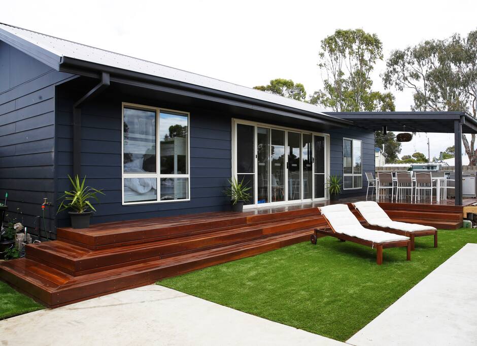 The house faces perfectly, to enjoy sun all day!