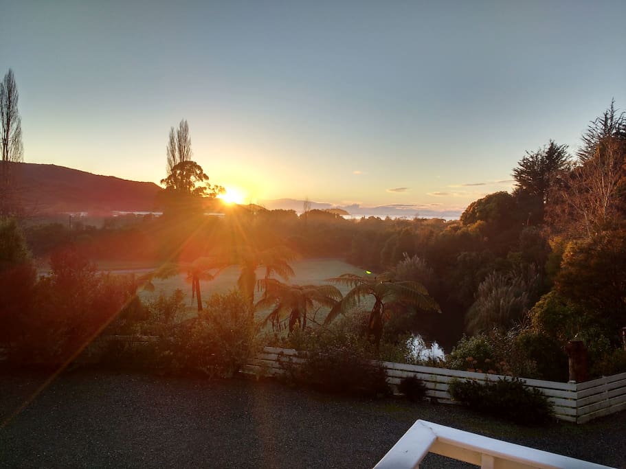 The sun rises on Marahau