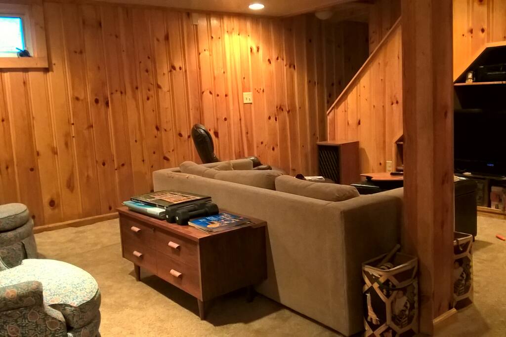 family area entry (sofa has been removed and is being replaced)