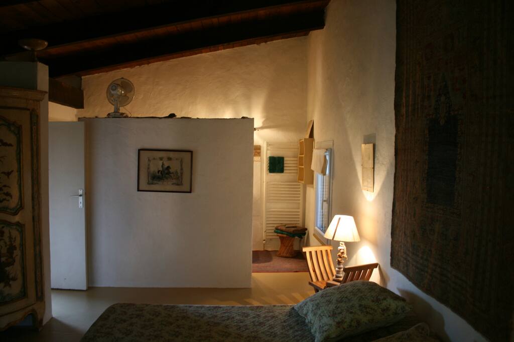 Chambre 1 + salle de bain